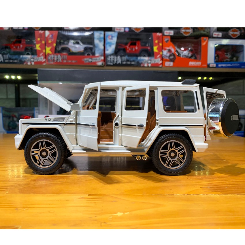 Mô hình xe hợp kim Mercedes-Benz G63 G-Klessa tỉ lệ 1:24 màu trắng