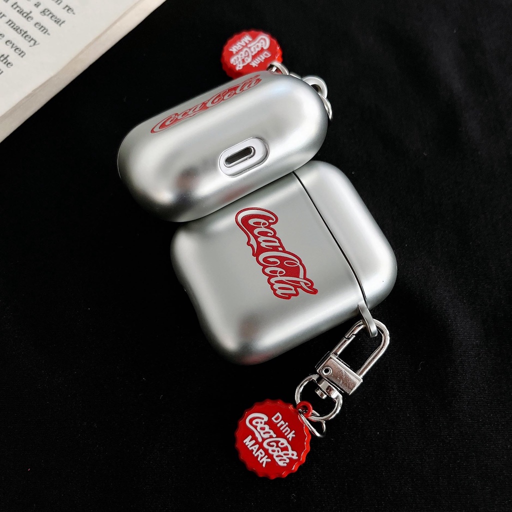 Vỏ Bảo Vệ Hộp Sạc Tai Nghe Airpods3 / Pro / 2 Bằng Bạc Họa Tiết Coca Cola Màu Đỏ Độc Đáo Kèm Móc Tre