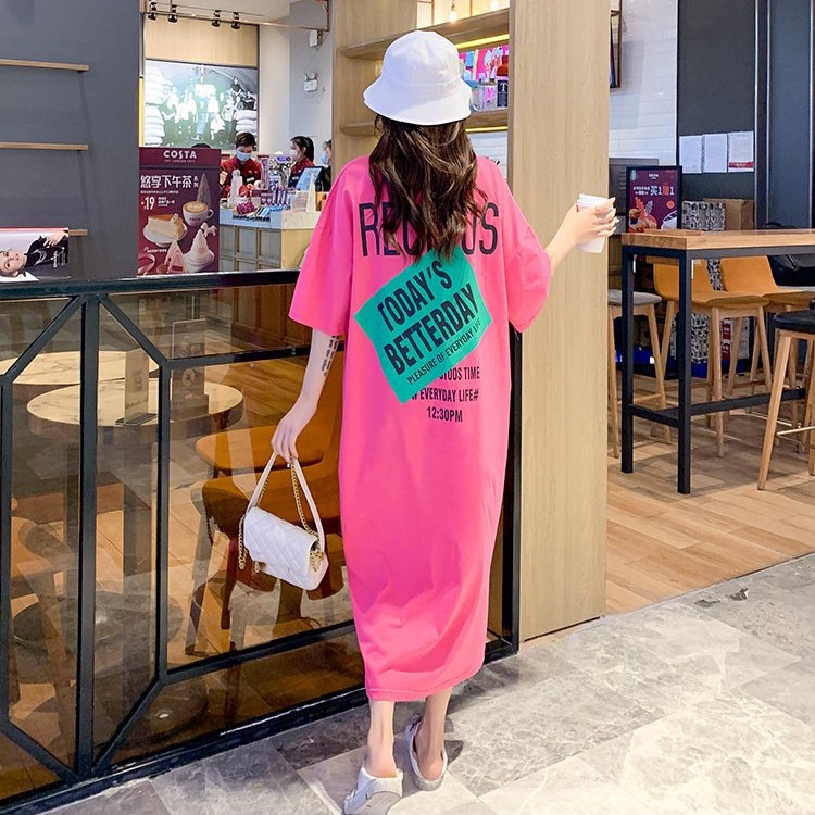 Đầm thun suông xẻ tà váy cổ tròn dáng dài họa tiết chữ today