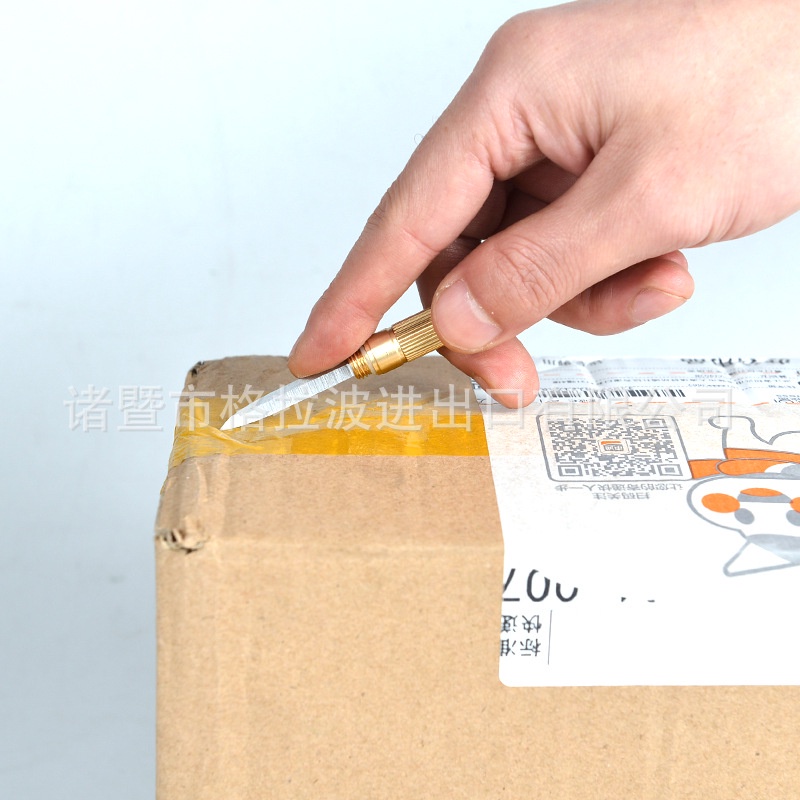 Dao Nhỏ Đa Chức Năng Bằng Đồng Thau - Dạng Ông Tròn Vặn 
- Có Dụng Cụ Mở Chai