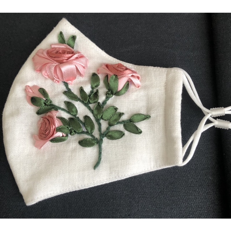 Khẩu trang thêu tay vải linen
