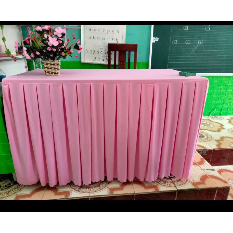 Khăn trải bàn giáo viên.