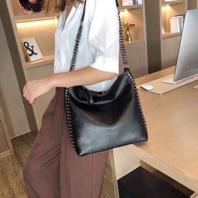 Túi tote da đinh tán đựng đồ siêu xinh phong cách quý phái