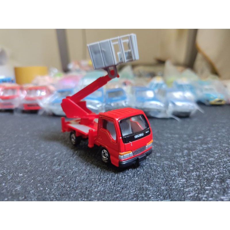 Xe mô hình Tomica Isuzu ELF