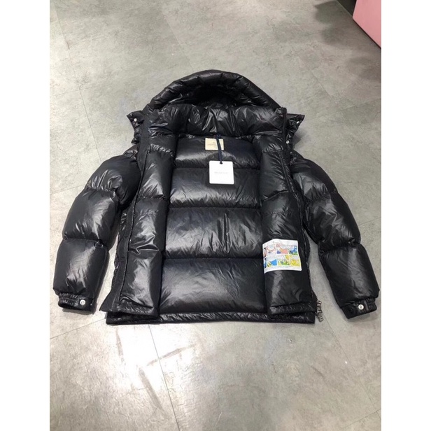 Áo khoác phao mẫu mới trẻ trung thương hiệu Moncler cao cấp