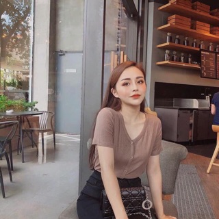 Áo tăm cổ khuy giả