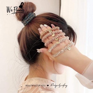 cột tóc đính đá style Hàn Quốc