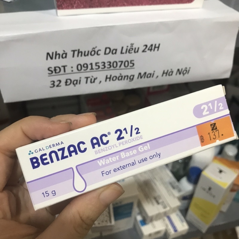 BENZAC AC 2,5% và 5% Gel hỗ trợ giảm mụn