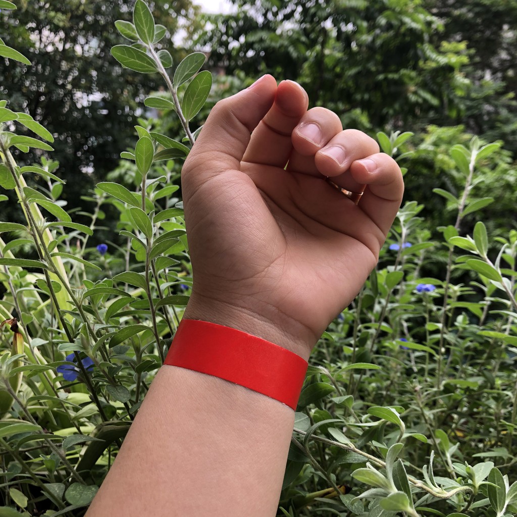 Bán combo 100 chiếc vòng tay giấy trơn màu đỏ có sẵn tại Hà Nội
