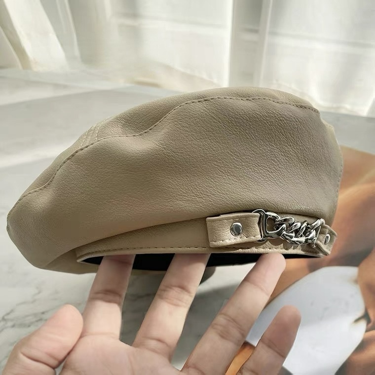 Mũ beret màu trơn phối dây xích kim loại phong cách vintage thanh lịch cho nữ