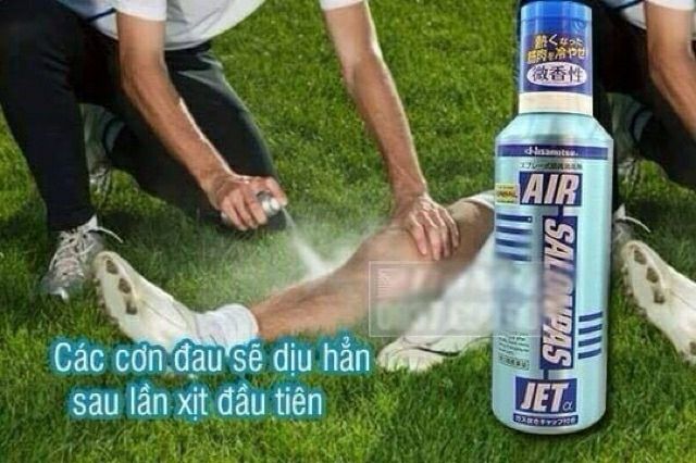 Xịt giảm đau salonpas chai 150ml - tặng 1 chai tinh dầu ngải cứu 50ml trị giá 50k | BigBuy360 - bigbuy360.vn