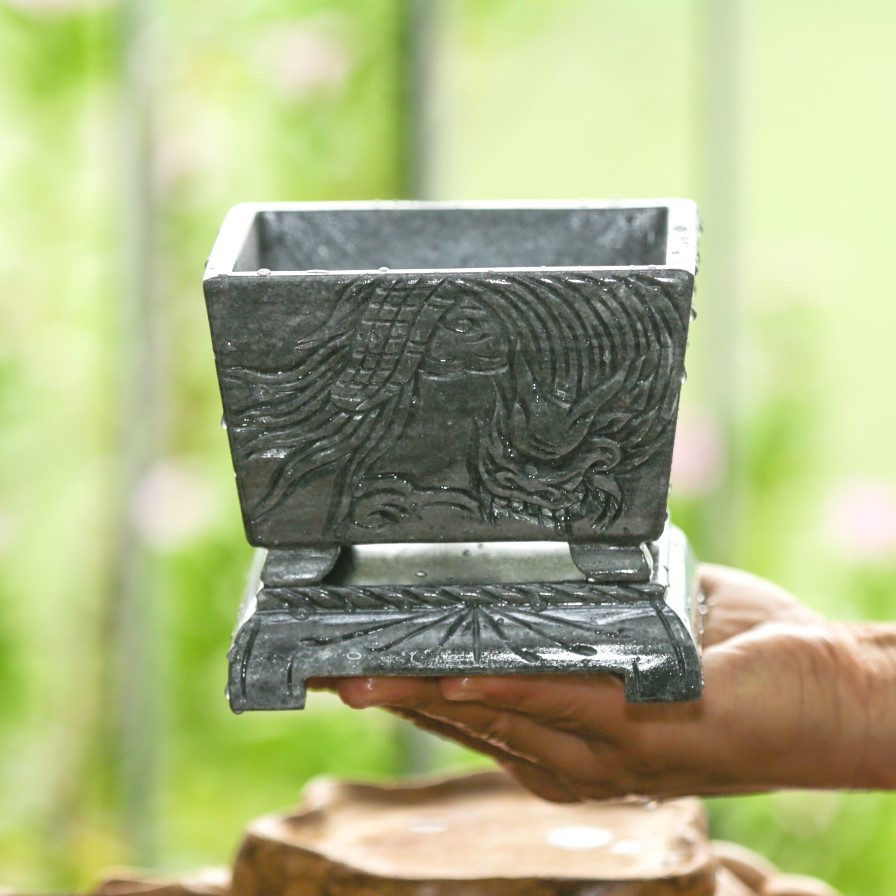 Chậu đá ĐEN hình vuông đục khắc chạm bằng tay nguyên khối trồng bonsai mini, KT: 12,5x12,5x8,5