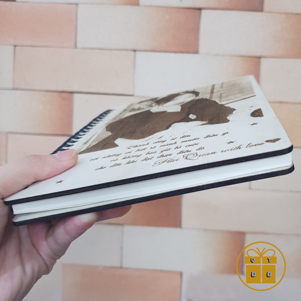 Sổ Gỗ Khắc Hình Và Chữ Theo Yêu Cầu (Tặng Kèm Hộp Quà) - Quà Tốt Nghiệp Cho Nữ Và Nam, Quà Tặng Cho Cử Nhân