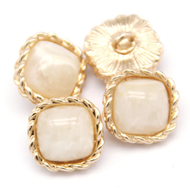 10 Nút áo kim loại hình vuông phong cách vintage cho nữ