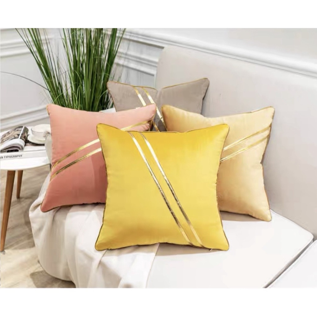 Vỏ gối tựa lưng sofa vải nhung lụa ruy băng vàng phong cách luxury