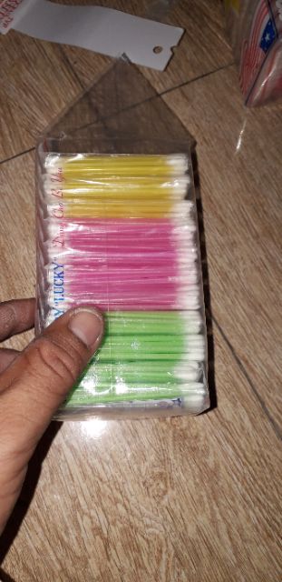 Set 600 tăm bông loại nhỏ để vệ sinh cho bé do Việt Nam sản xuất