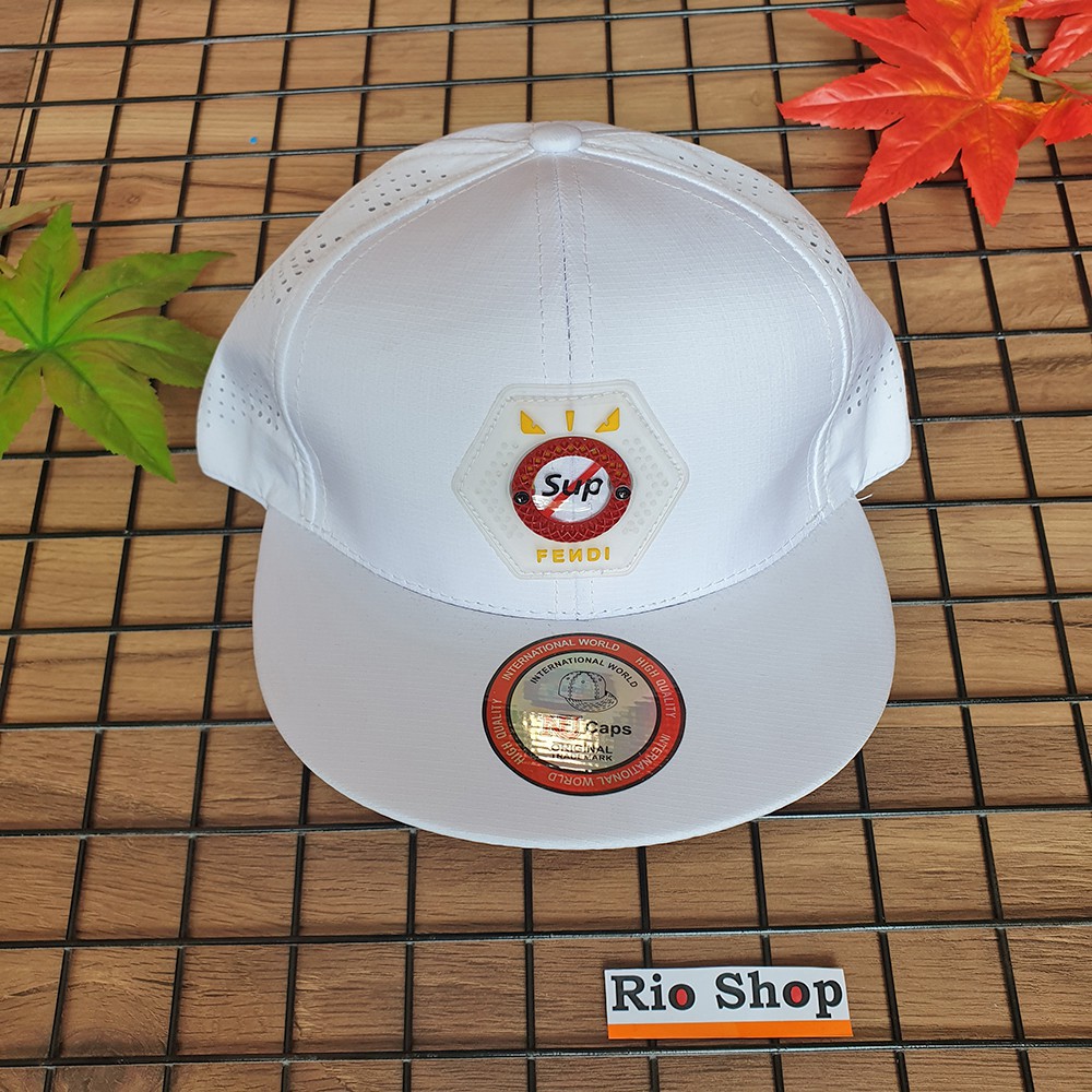 Nón trẻ em thời trang cho bé từ 18-35 kg RN007 (nhiều màu)