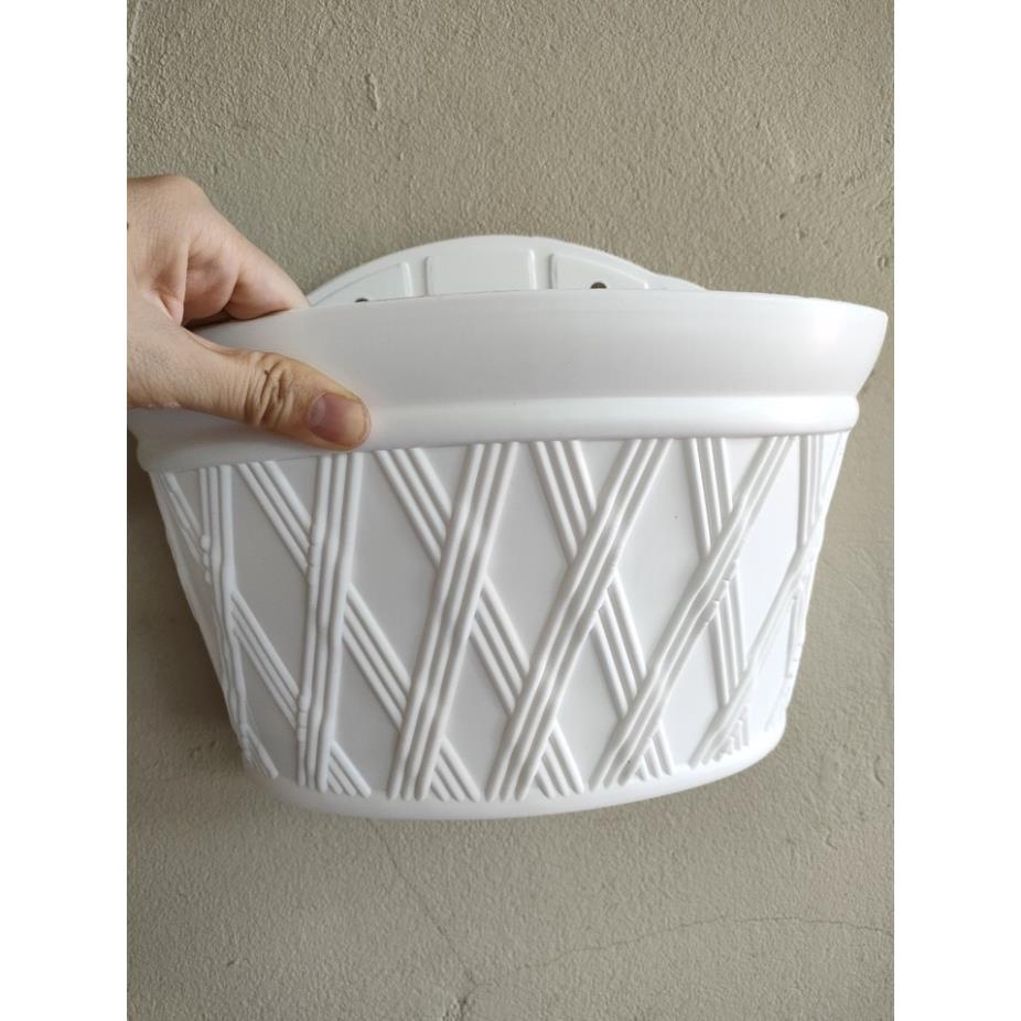 Chậu nhựa trồng cây treo tường kiểu hàng rào loại máng dài