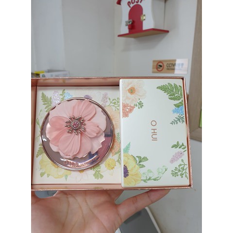 PHẤN NƯỚC OHUI LIMITED - PHIÊN BẢN HOA MÙA XUÂN | BigBuy360 - bigbuy360.vn