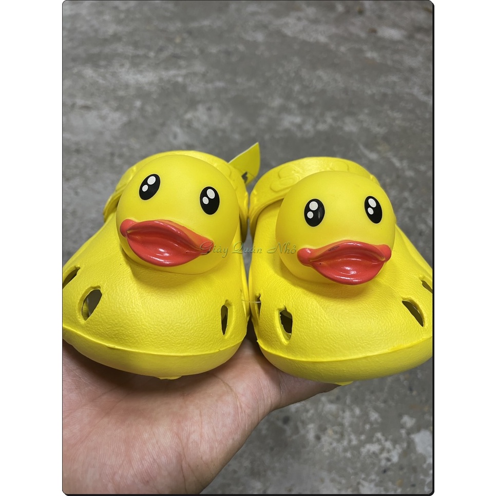 Giày sục peka cho bé 6 tháng đến 2 tuổi, dễ thương, cực kì nhẹ, màu sắc đẹp, vịt có thể kêu nên bé nào cũng thích: cỡ 18
