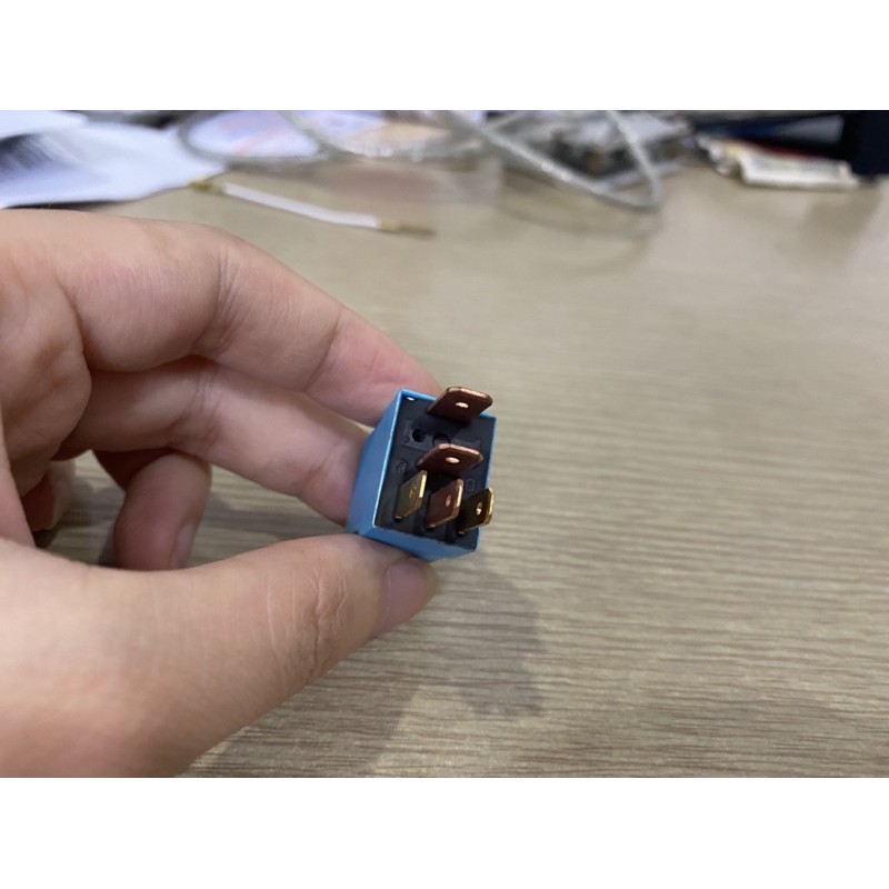 Relay 5 chân số lượng 1 cái