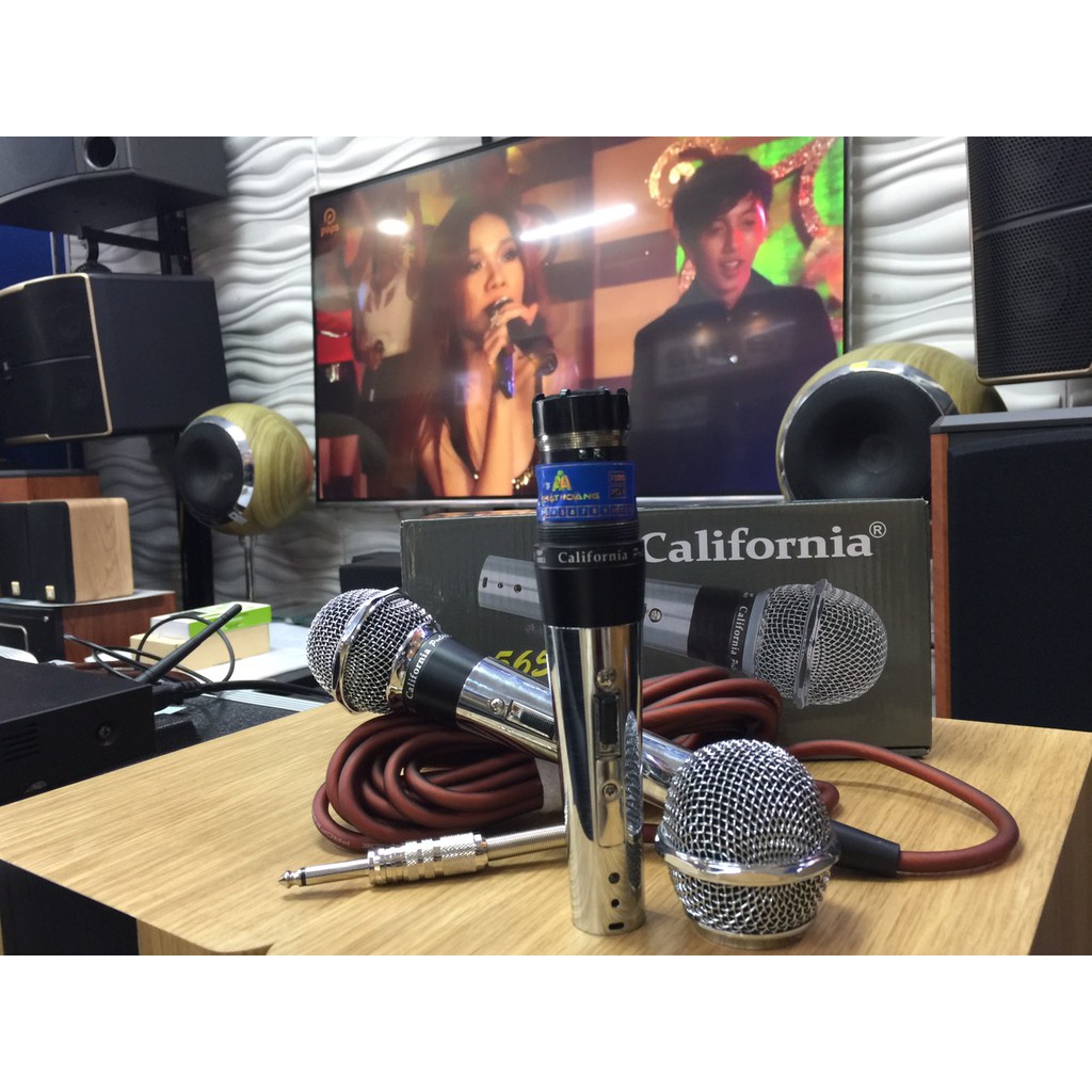 Micro Karaoke có dây California Pro 565M, xuất xứ Hàn Quốc