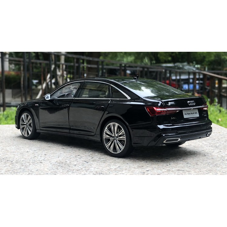 Mô hình xe sedan Audi A6  tỉ lệ 1:18
