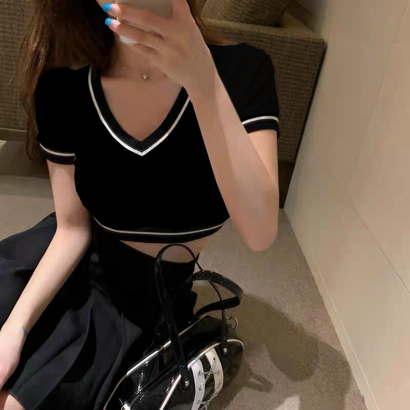 Áo Thun Gân Croptop Kiểu Mới Cổ Trái Tim Ngắn Tay Phối Viền Sọc Đáng Yêu TTSA1648