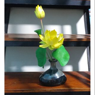 Lọ Hoa Sen bằng đất sét.