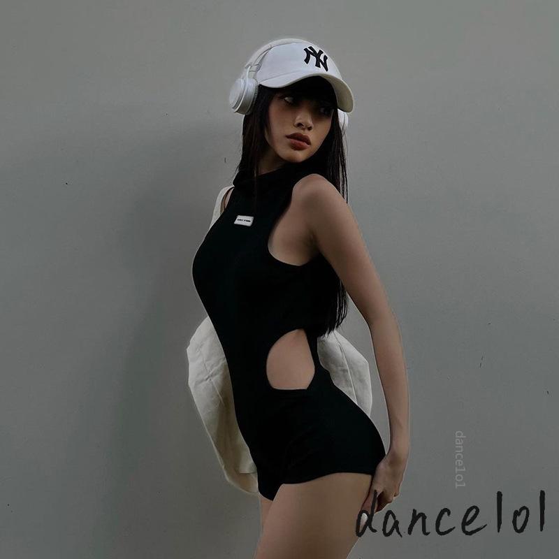 Áo liền quần Không Tay Thêu Chữ dance1o1