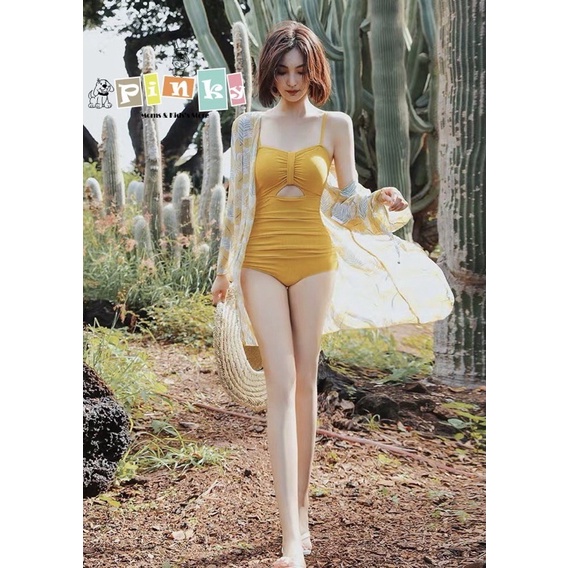 Bikini 1 mảnh màu vàng, đồ bơi liền thân kèm áo choàng hoạ tiết lá