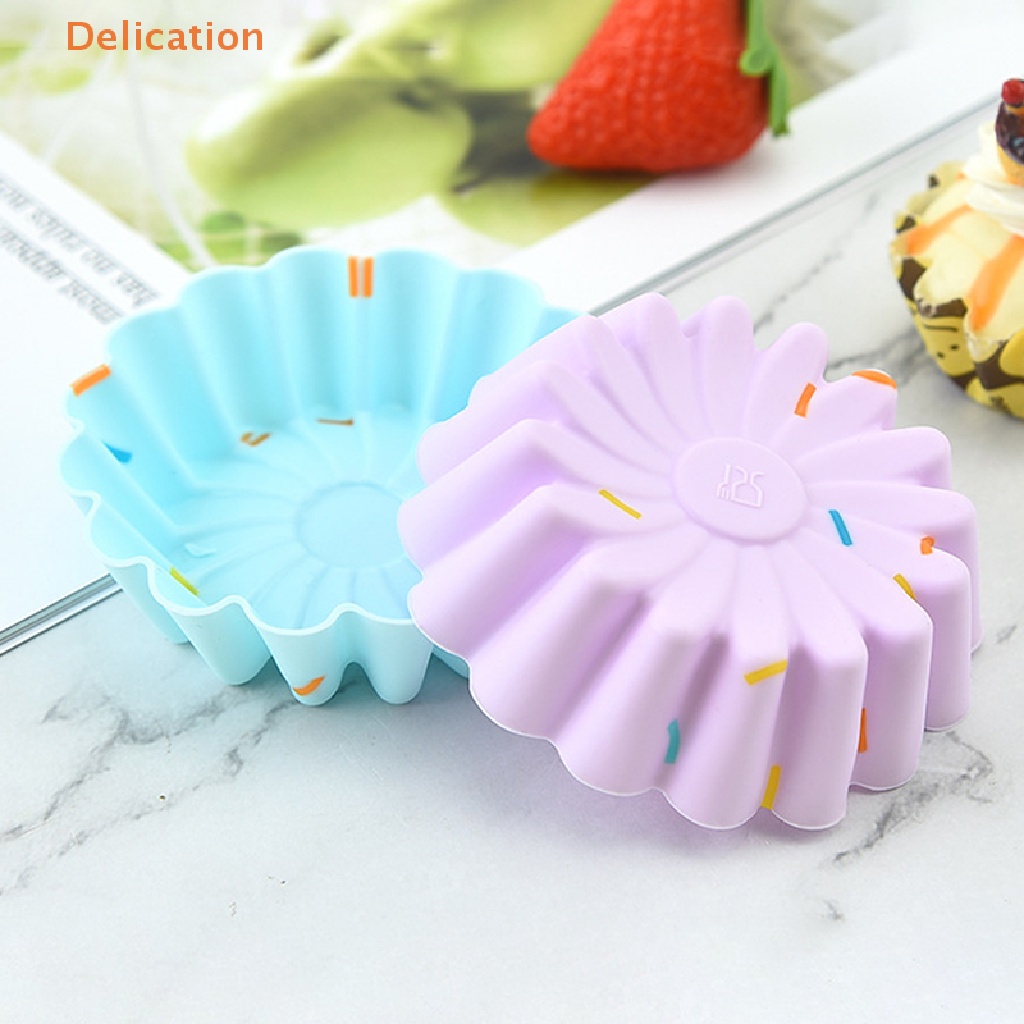 Set 5 Khuôn Silicone Làm Bánh Muffin / Cupcake Hình Tròn / Trái Tim / Vuông 3D DIY