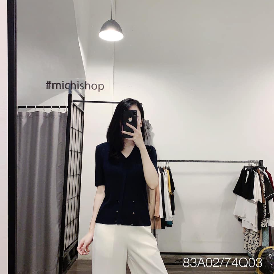 Áo len cổ V ngắn tay màu xanh navy freesize- 83A02