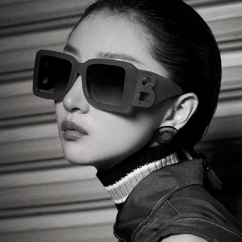 (KIQI-FASHION) COD Kính Mát Gọng Vuông Lớn Chống Tia Uv400 Phong Cách Âu Mỹ Cổ Điển Thời Trang Cho Nữ