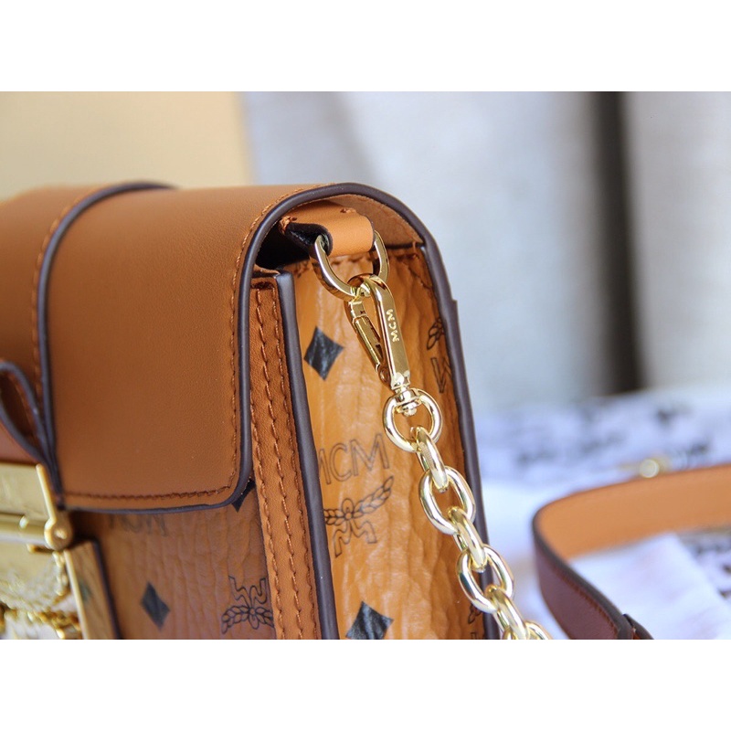 Túi đeo chéo nữ thương hiệu MCM da thật cao cấp bản quai da phối xích