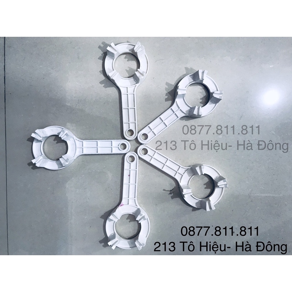 Tay gông mở cốc lọc đời mới Karofi