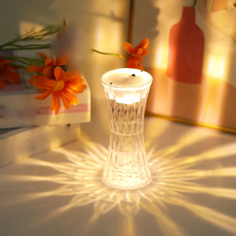 Đèn Pha Lê Trong Suốt Để Bàn 2 Màu