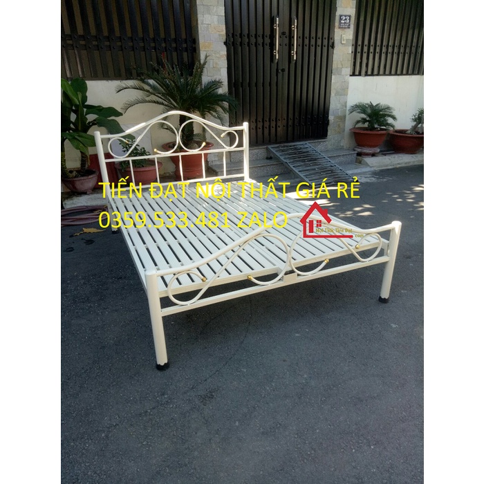 Giường sắt tròn hoa văn cổ điển SANG TRỌNG đẹp giá xưởng Freeship HCM