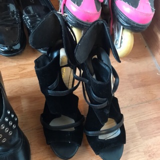 Giày cao gót độc lạ size 36