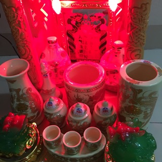( Hải Phát ) Bộ Đồ Sứ Cho Bàn Thờ Thần Tài