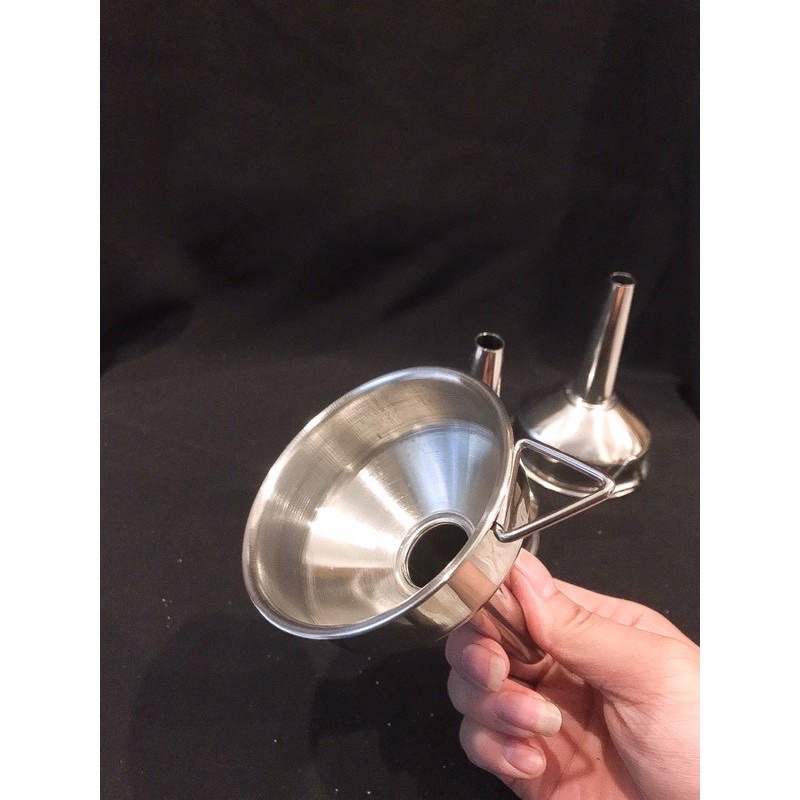 Phễu Inox Miệng Rộng Để Rót Dầu/ Rượu/ Mật Ong Tiện Dụng Cho Nhà Bếp