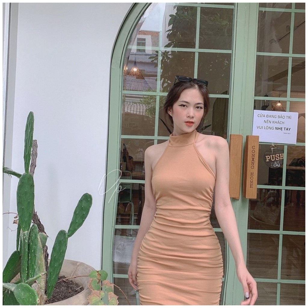 Đầm Body Cổ Yếm Dáng Ôm, Nhúng Eo 2 Bên, Chất Borip Dày Dặn | BigBuy360 - bigbuy360.vn