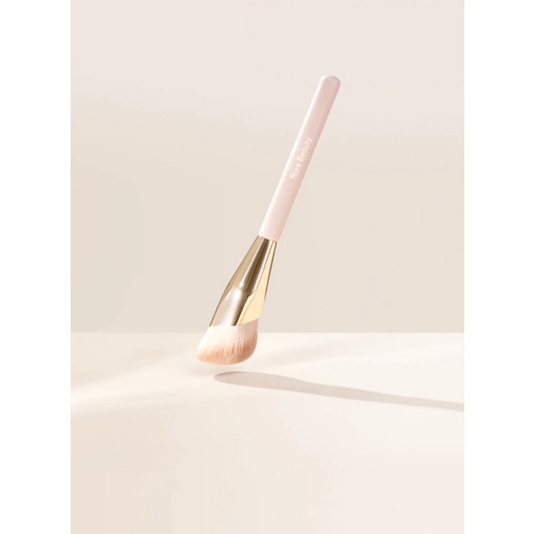 Rare Beauty by Selena Gomez - Liquid Touch Foundation Brush