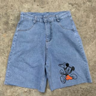 Quần jean ngố mickey