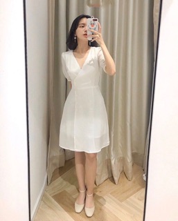 Đầm trắng cổ tim tay lỡ