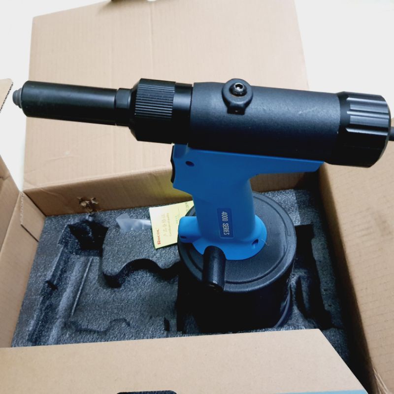 Máy rút đinh rocol 4000H rút đinh 6.4 và 7.8 thép , inox