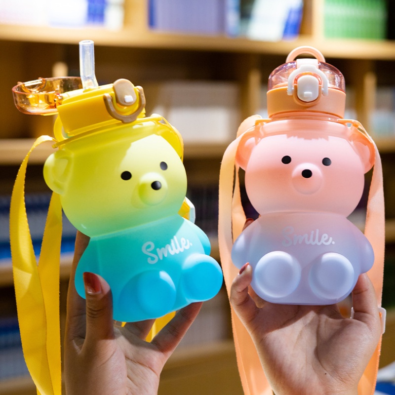 Bình Nước Nhựa Hình Gấu Màu Hồng 800ml Dễ Thương Có Ống Hút