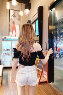 Áo croptop trễ vai đan dây