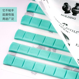 Blu tack đất sét dính nail gắn móng tay giả.