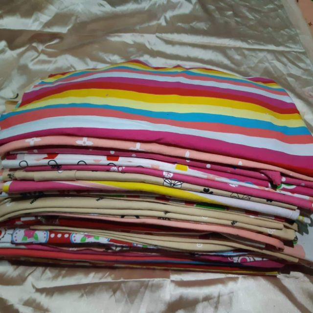 Vải cotton, thấm hút mồ hôi, thích hợp may đồ bộ cho bé vào mùa hè. Màu sắc bắt mắt. Có thể dùng pha phối váy áo